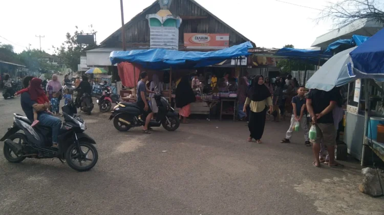 Pasar Takjil Stasiun Blambangan Umpu Sepi, Pedagang: Daya Beli Turun
