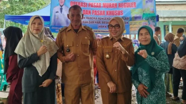 Warga Kampung Kotaway Antusias Manfaatkan Operasi Pasar Murah
