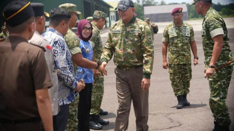 Menhan Sjafrie Kunjungi Way Kanan, Bupati Ayu Tegaskan Sinergi TNI dan Daerah
