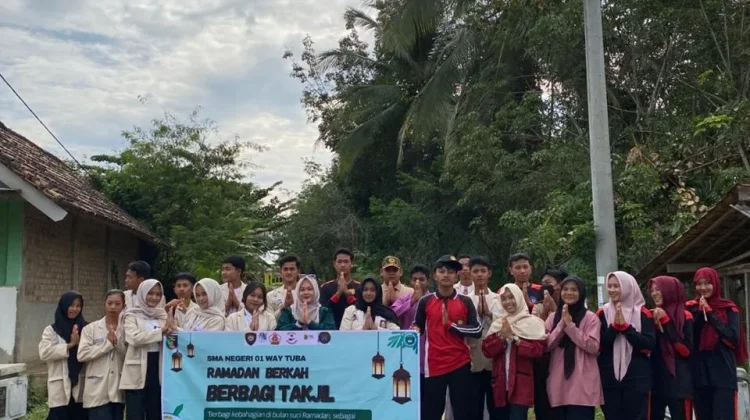 OSIS SMAN 1 Way Tuba Bagikan 100 Takjil
