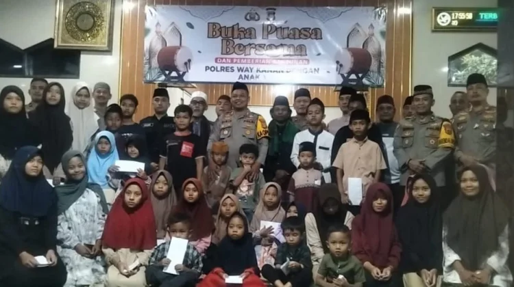 Kapolres Way Kanan Beri Santunan Anak Yatim di Momen Ramadan