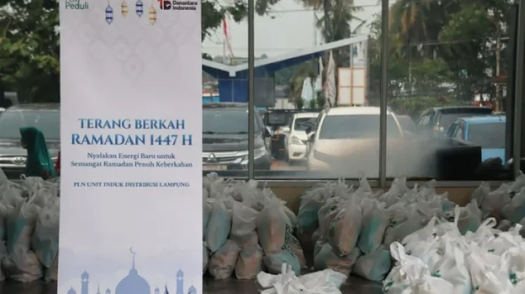 PLN Lampung Sediakan Ribuan Paket Sembako Murah