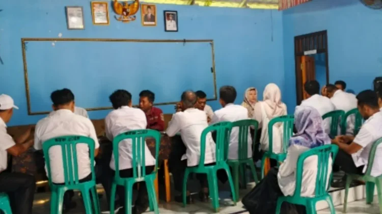 Kampung Kotaway Evaluasi Kinerja Aparatur, Kepala Kampung Tekankan Disiplin