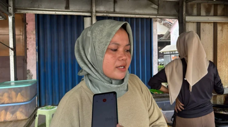 Penjualan Gorengan di Baradatu Meningkat Selama Ramadan