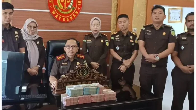 Kejari Way Kanan Tahan Dua Tersangka Korupsi BSPS