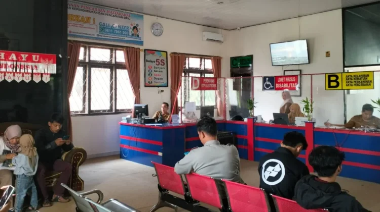 Menjelang Cuti Bersama, Disdukcapil Way Kanan Tetap Buka Layanan