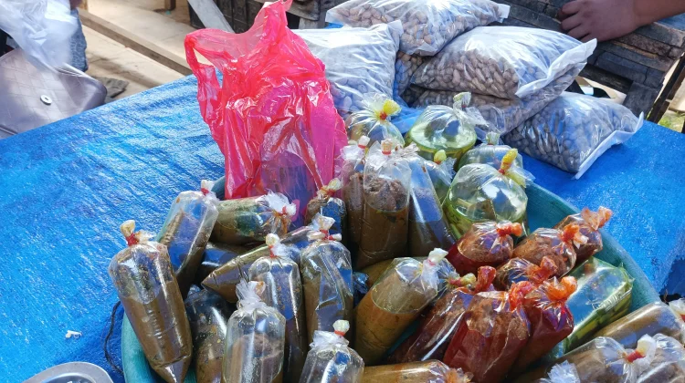 Penjual Bumbu Giling Siap Pakai Diminati Masyarakat