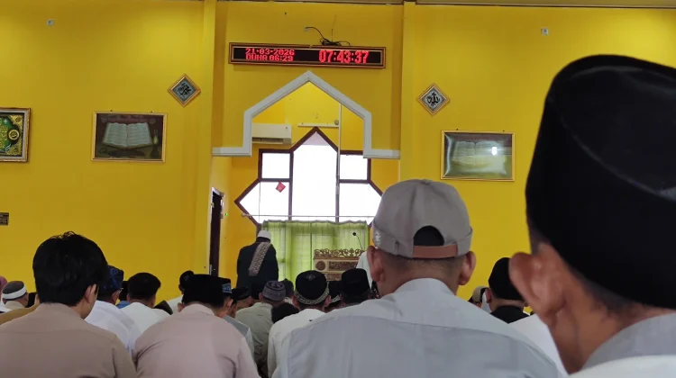 Khotib Masjid Nurul Huda Ingatkan Bakti Orang Tua