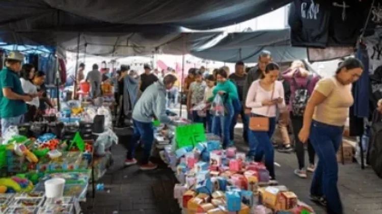 Pedagang Mainan Baradatu Raup Untung saat Lebaran