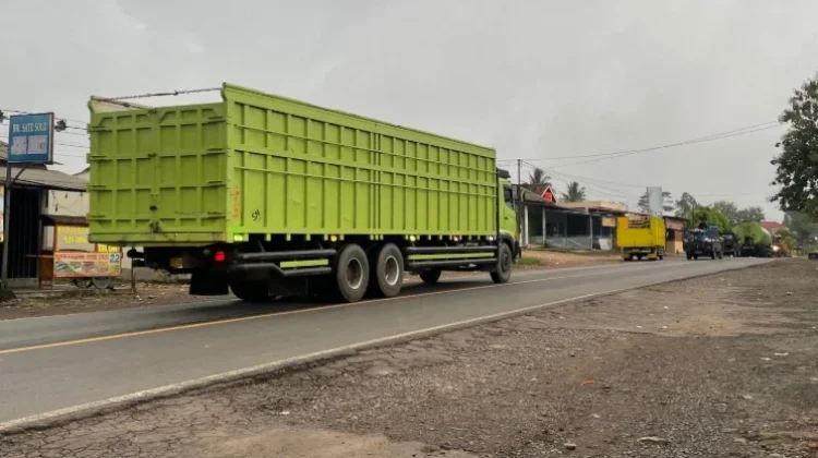 Angkutan Barang Diperbolehkan Melintas di Jalinteng Way Kanan Mulai 30 Maret