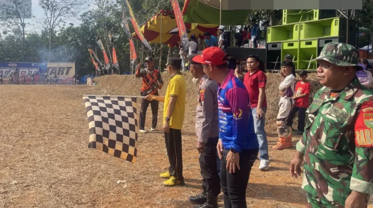Polsek Baradatu Amankan Kejuaraan Grasstrack di Baradatu