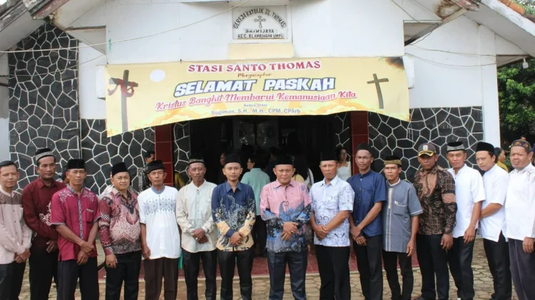 Aparatur Kampung Sriwijaya Amankan Perayaan Paskah