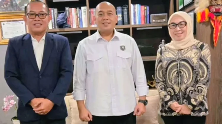 Bupati Way Kanan Perjuangkan Perbaikan Jalan Daerah