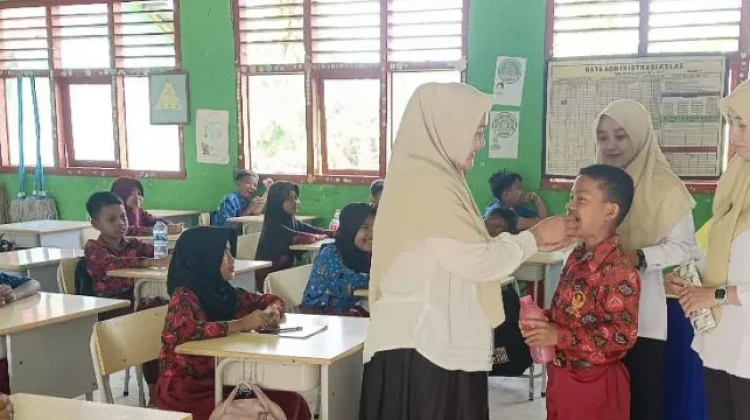 POPM Cacingan Digelar di SDN 01 Bumi Dana Way Tuba