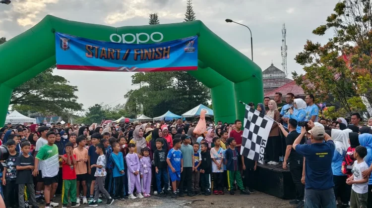 Ribuan Warga Ikut Jalan Sehat HUT Way Kanan