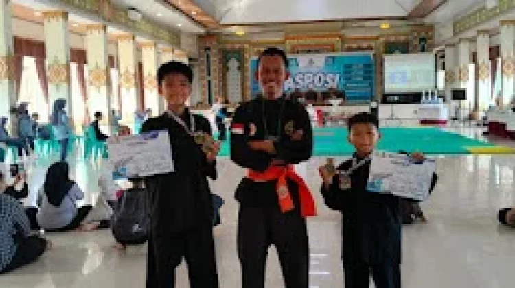 Atlet Cilik Way Kanan Raih Emas Pencak Silat