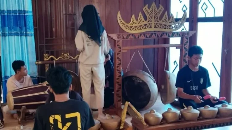 Nuwa Adat Menjadi Ruang Ekspresi Budaya bagi Masyarakat dan Pelajar
