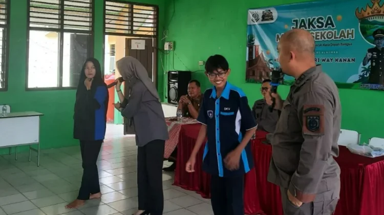 Kejari Way Kanan Edukasi Anti Perundungan dan Bahaya Narkotika ke Pelajar