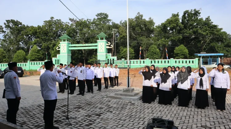 Kemenag Way Kanan Gelar Upacara Hardiknas 2026