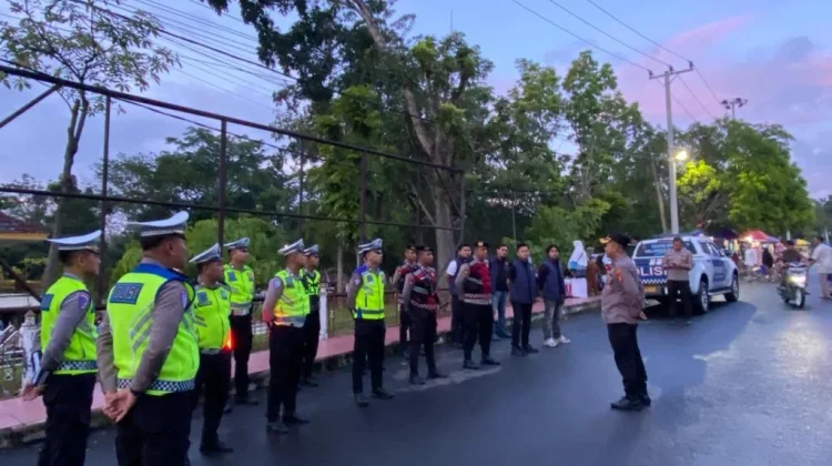 Polres Way Kanan Kawal Keberangkatan Jemaah Calon Haji