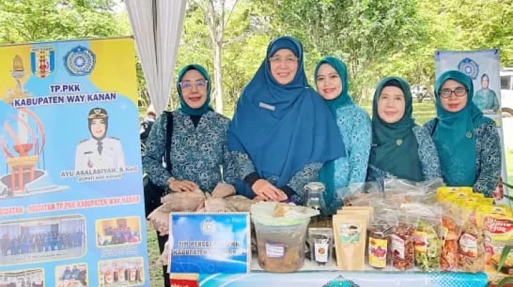 TP PKK Way Kanan Promosikan Produk UP2K pada Kunjungan Pusat