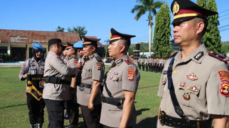 Sertijab Polres Way Kanan, Kapolres Tekankan Integritas