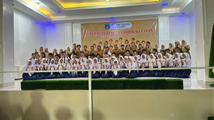 SMPN 7 Banjit Lepas 48 Siswa Kelas IX