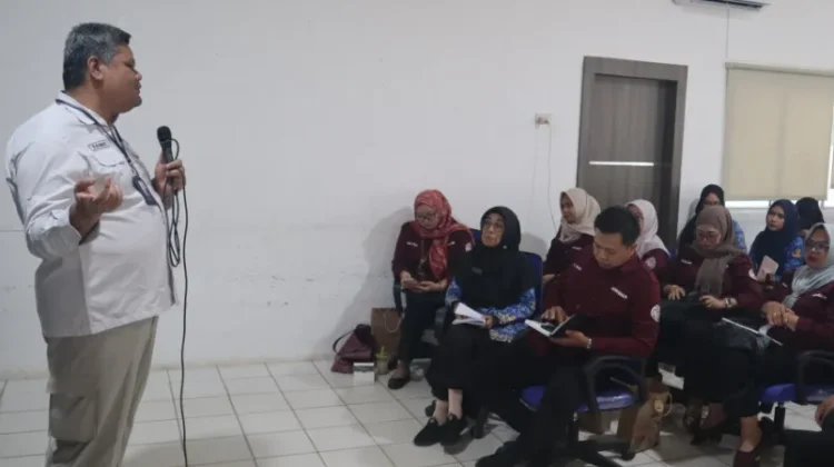 Balai POM Bersama Dinkes Way Kanan Edukasi Pembuangan Sampah Obat