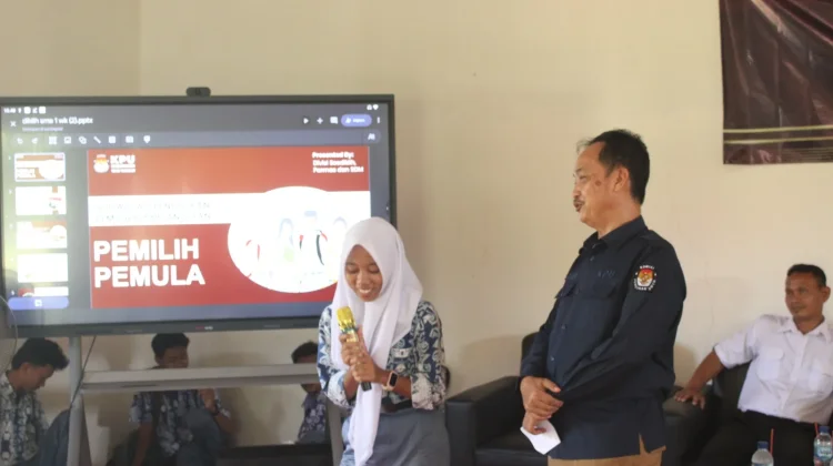 KPU Way Kanan Edukasi Pemilih Pemula di SMAN 2 Negeri Besar