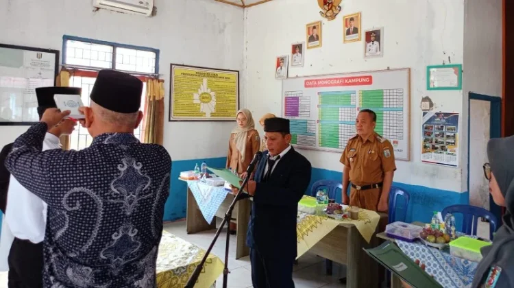 Aparatur Kampung Gedung Jaya Dilantik, Ini Pesan Camat