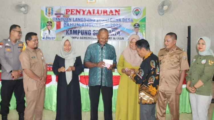 Pemerintah Kampung Sriwijaya Salurkan Bantuan Tunai Dana Desa