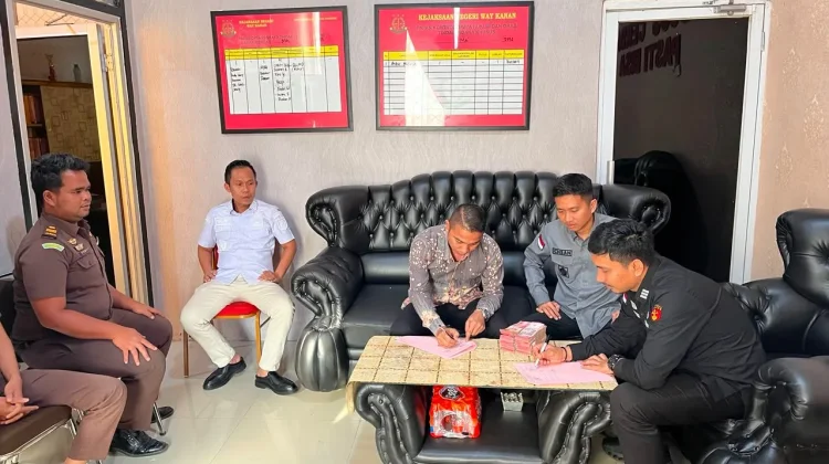 Kejari Way Kanan Setor Rp100 Juta Denda Korupsi SPAM Pakuan Ratu ke Kas Negara