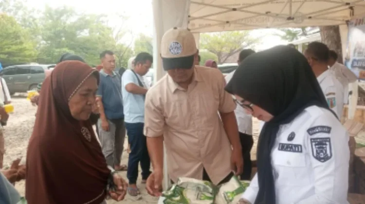 Pasar Murah di Way Kanan Diserbu Ratusan Warga