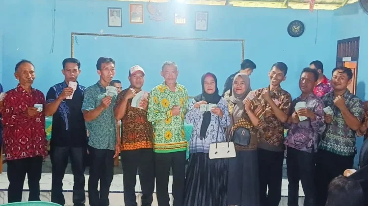 Pemerintah Kampung Kotaway Salurkan Insentif Aparatur dan Kader
