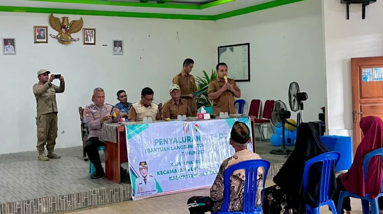 BLT DD Bumi Baru Disalurkan untuk Warga Sakit Parah dan Lumpuh