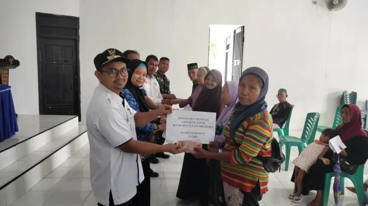 Ramsai Salurkan BLT Dana Desa untuk 17 KPM Selama Enam Bulan