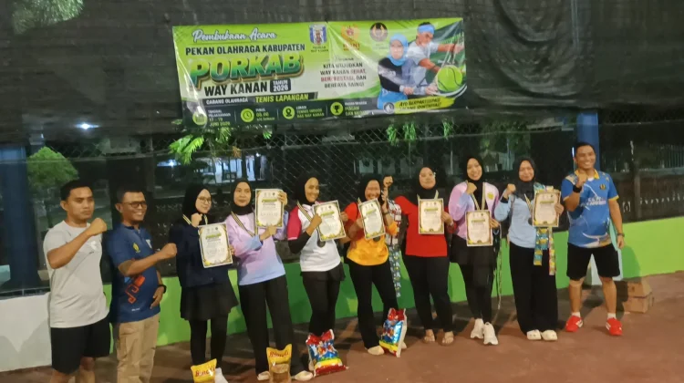 Atlet Tenis Lapangan Terima Penghargaan pada Porkab Way Kanan 2026