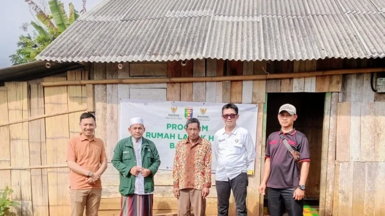 BAZNAS Way Kanan Salurkan Bantuan Hunian Layak untuk Warga