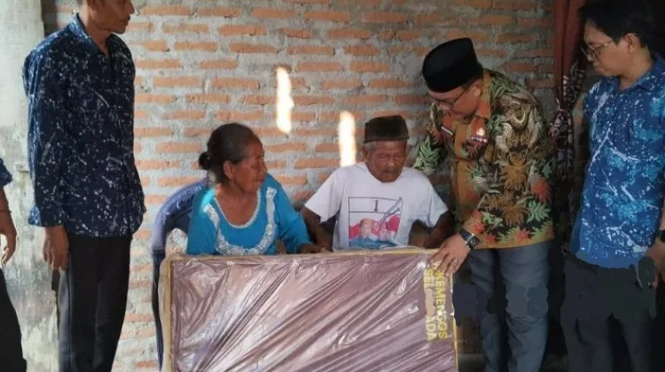 Pemkab Way Kanan Salurkan Bantuan untuk Korban Kebakaran di Negara Batin