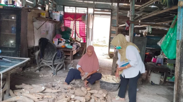 Puskesmas Way Tuba Periksa Sanitasi IRT Klanting Bandar Sari