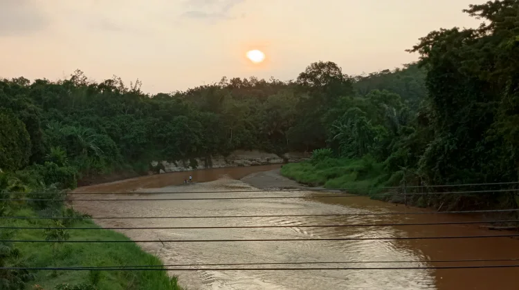 Memasuki Musim Kemarau, Debit Air Sungai Way Umpu Menurun