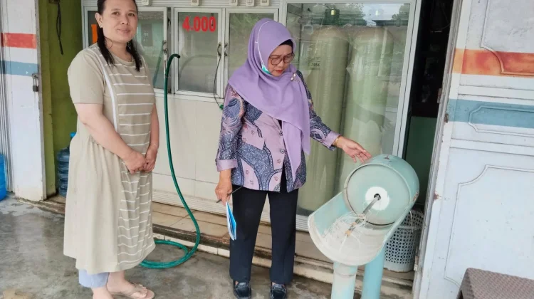 Puskesmas Way Tuba Periksa Sanitasi Depot Air Minum ZIA