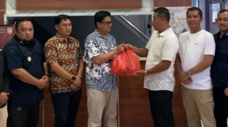 Lapas Way Kanan Salurkan Sembako dan Telur untuk Warga