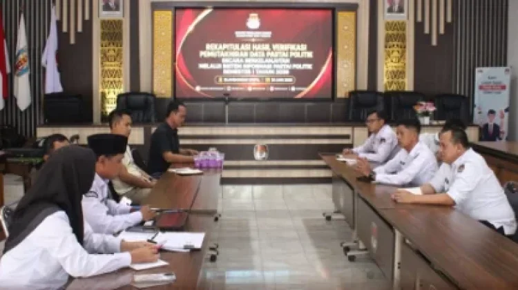 KPU Way Kanan Rekap Verifikasi Data Parpol Berkelanjutan
