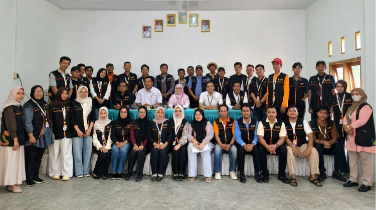 BPS Way Kanan Beri Penghargaan kepada Tiga Petugas Sensus Ekonomi 2026