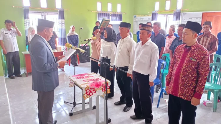 Tiga Aparatur Kampung Bandar Dalam Resmi Dilantik