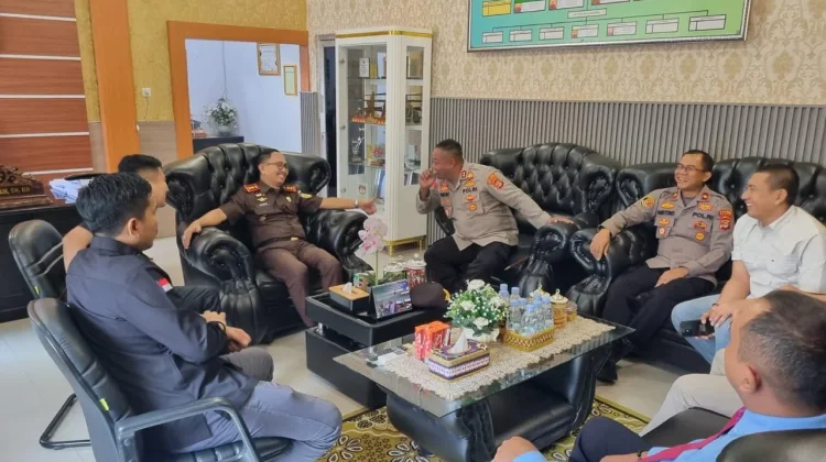 Kapolres Way Kanan Kunjungi Kejari, Perkuat Kolaborasi