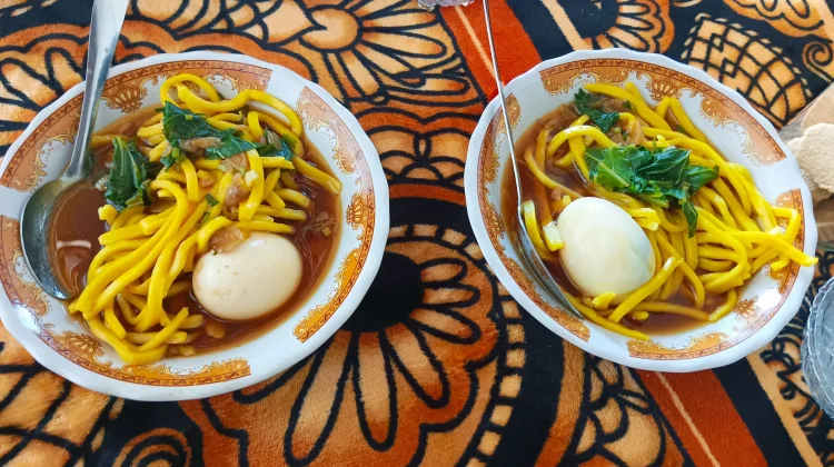 Nikmati Semangkuk Mi Hangat, Sajian Sederhana yang Menggugah Selera