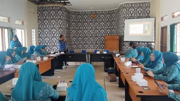 DLH Way Kanan Dorong Eco Enzyme Kurangi Sampah Rumah Tangga
