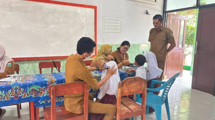 Puskesmas Negeri Besar Gelar CKG di MIN 3